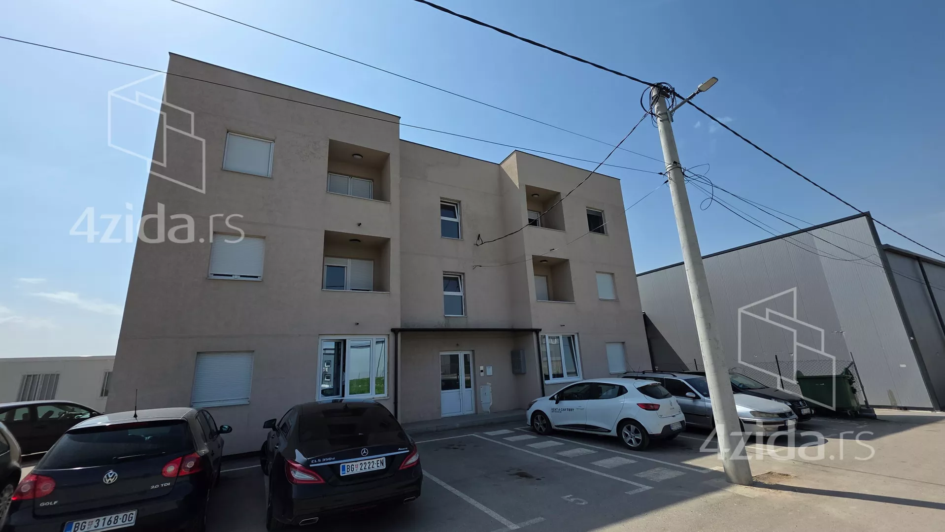 Jednoiposoban stan | 4zida