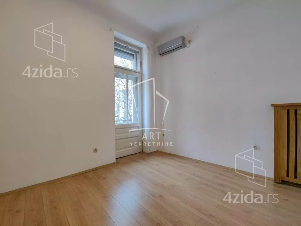 Četvoroiposoban stan | 4zida