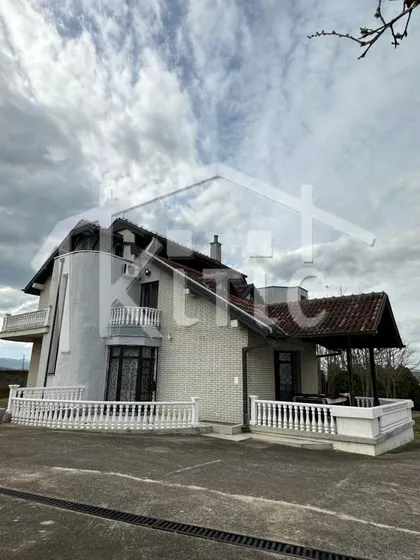 Okolne lokacije | 4zida.rs