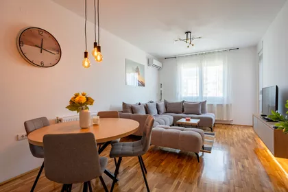 Miletićeva 7 | 4zida.rs