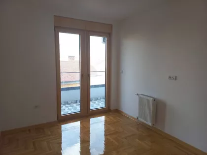 Prvomajska | 4zida.rs