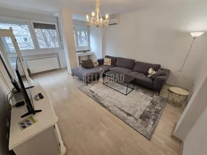 Bulevar Arsenija Čarnojevića | 4zida.rs