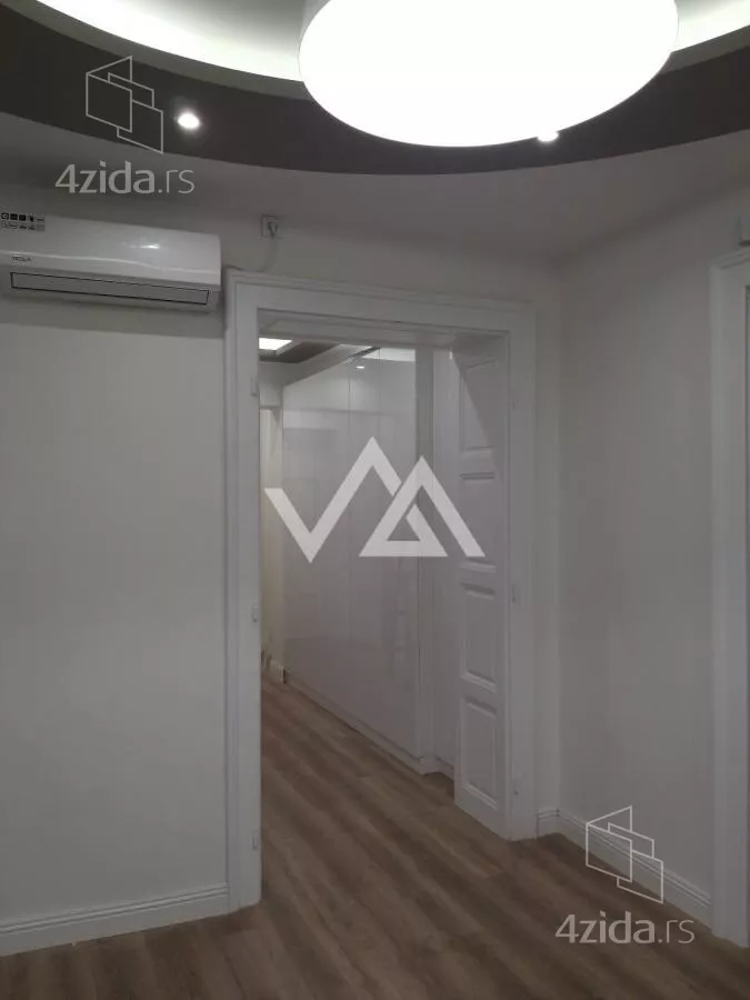 Šestosoban stan | 4zida