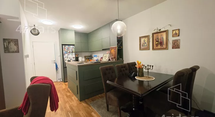 Troiposoban stan | 4zida