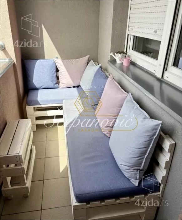 Troiposoban stan | 4zida