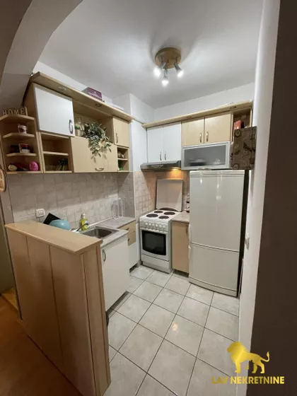 BULEVAR CARA LAZARA | 4zida.rs