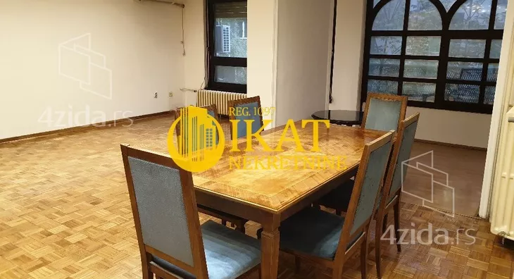 Četvoroiposoban stan | 4zida