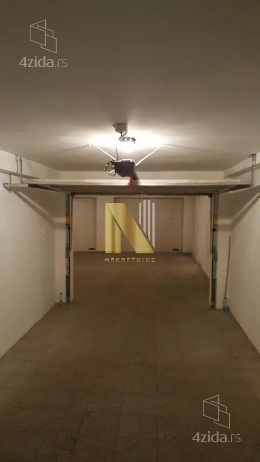 Garaža | 4zida