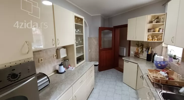 3-etažna kuća | 4zida