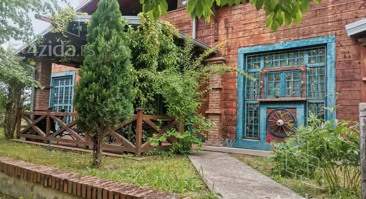 Turistički objekat | 4zida