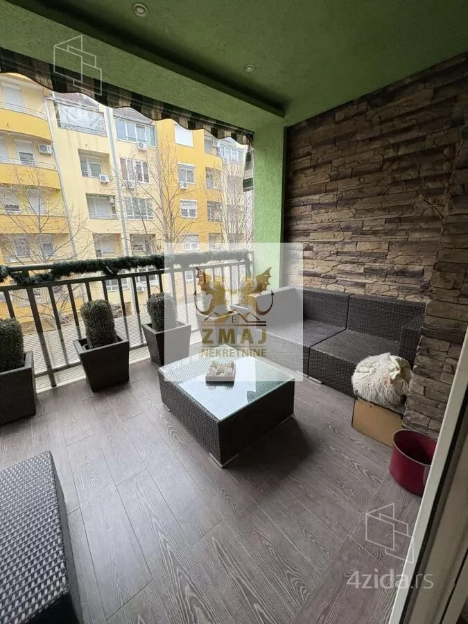 Petosoban stan | 4zida