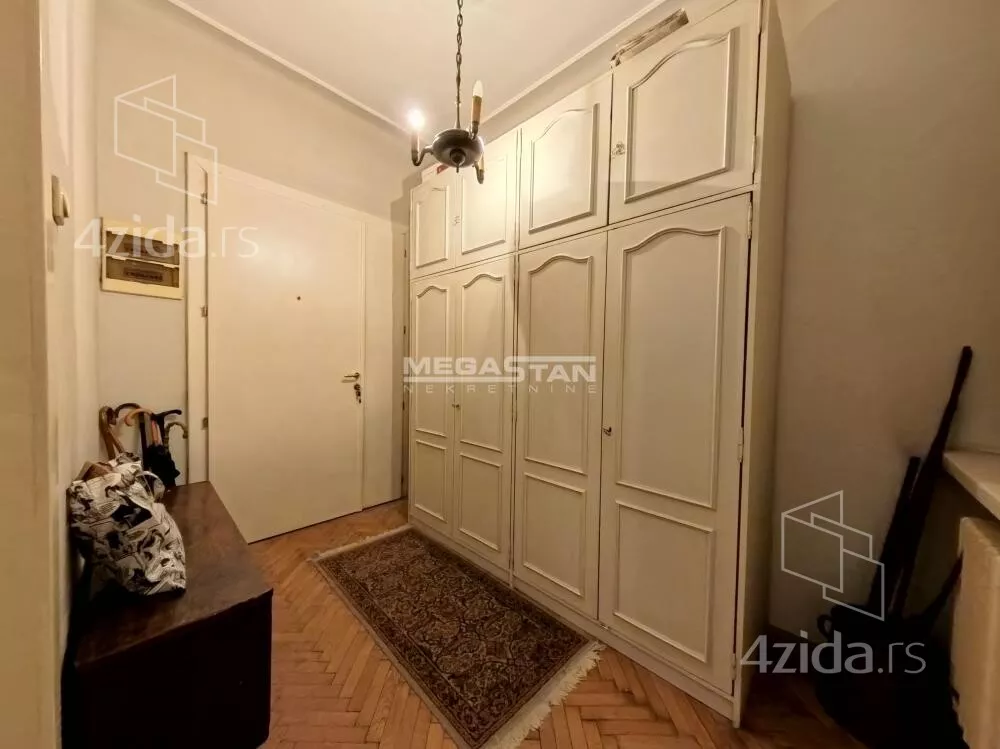 Četvoroiposoban stan | 4zida