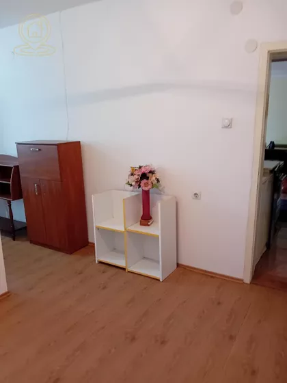 Ekonomski/Pravni Fakultet | 4zida.rs