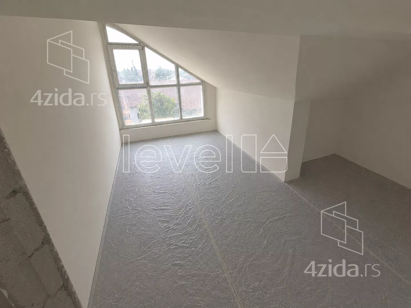 Šestosoban stan | 4zida