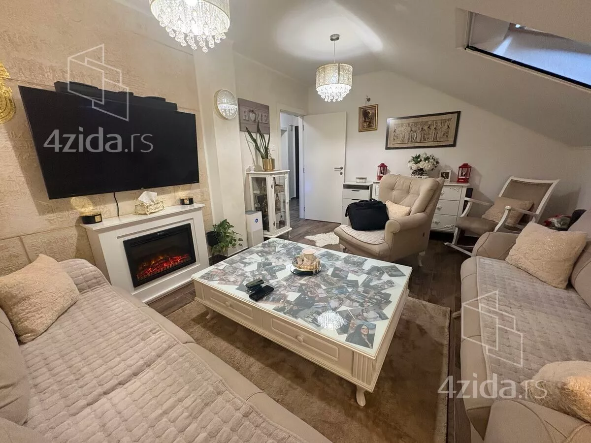 Petosoban stan | 4zida