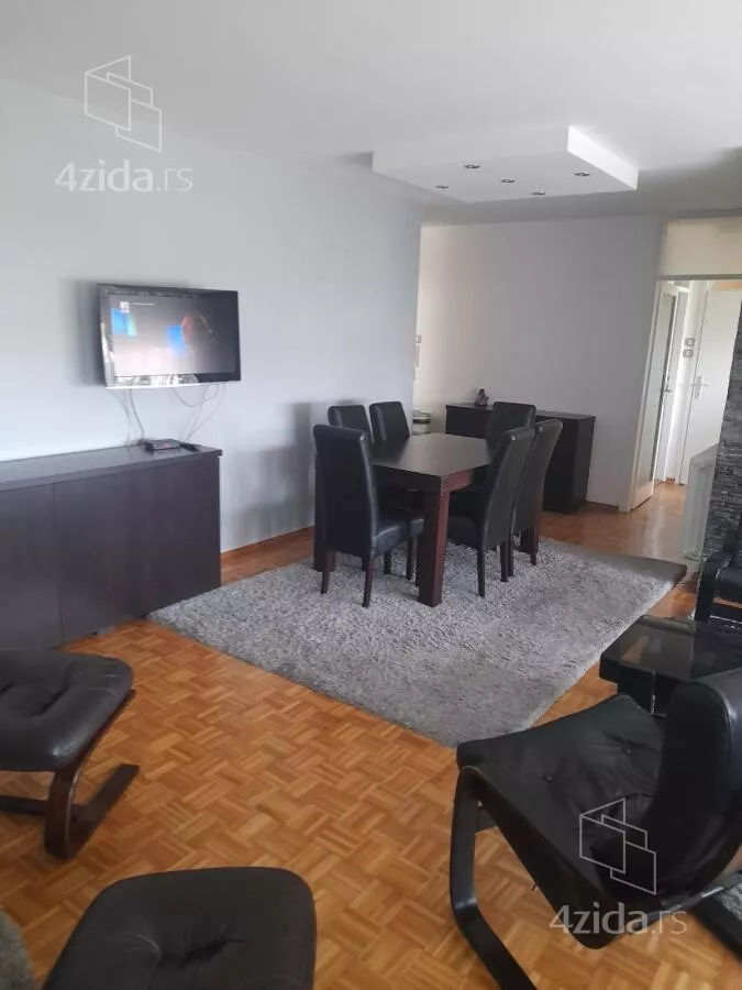 Troiposoban stan | 4zida