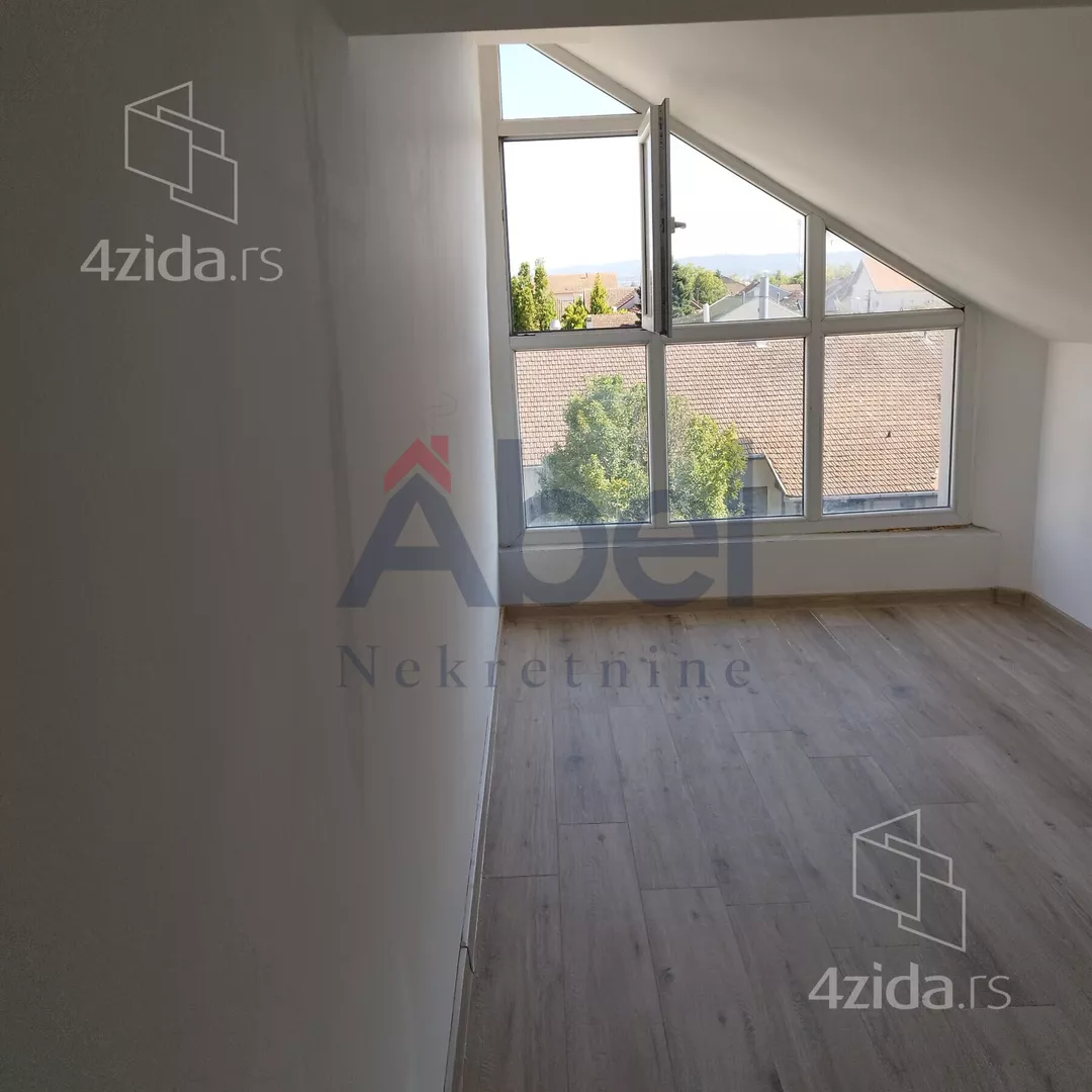 Šestosoban stan | 4zida