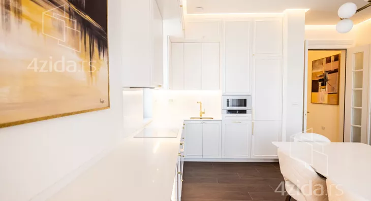 Petosoban stan | 4zida