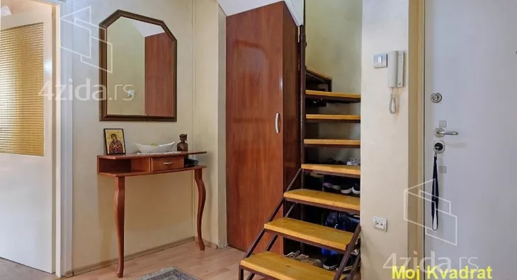 Šestosoban stan | 4zida