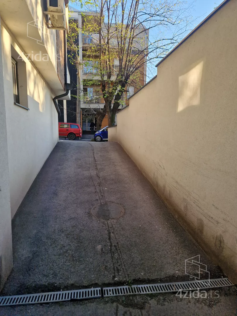 Garaža | 4zida