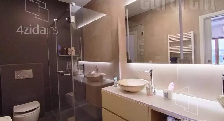 Šestosoban stan | 4zida