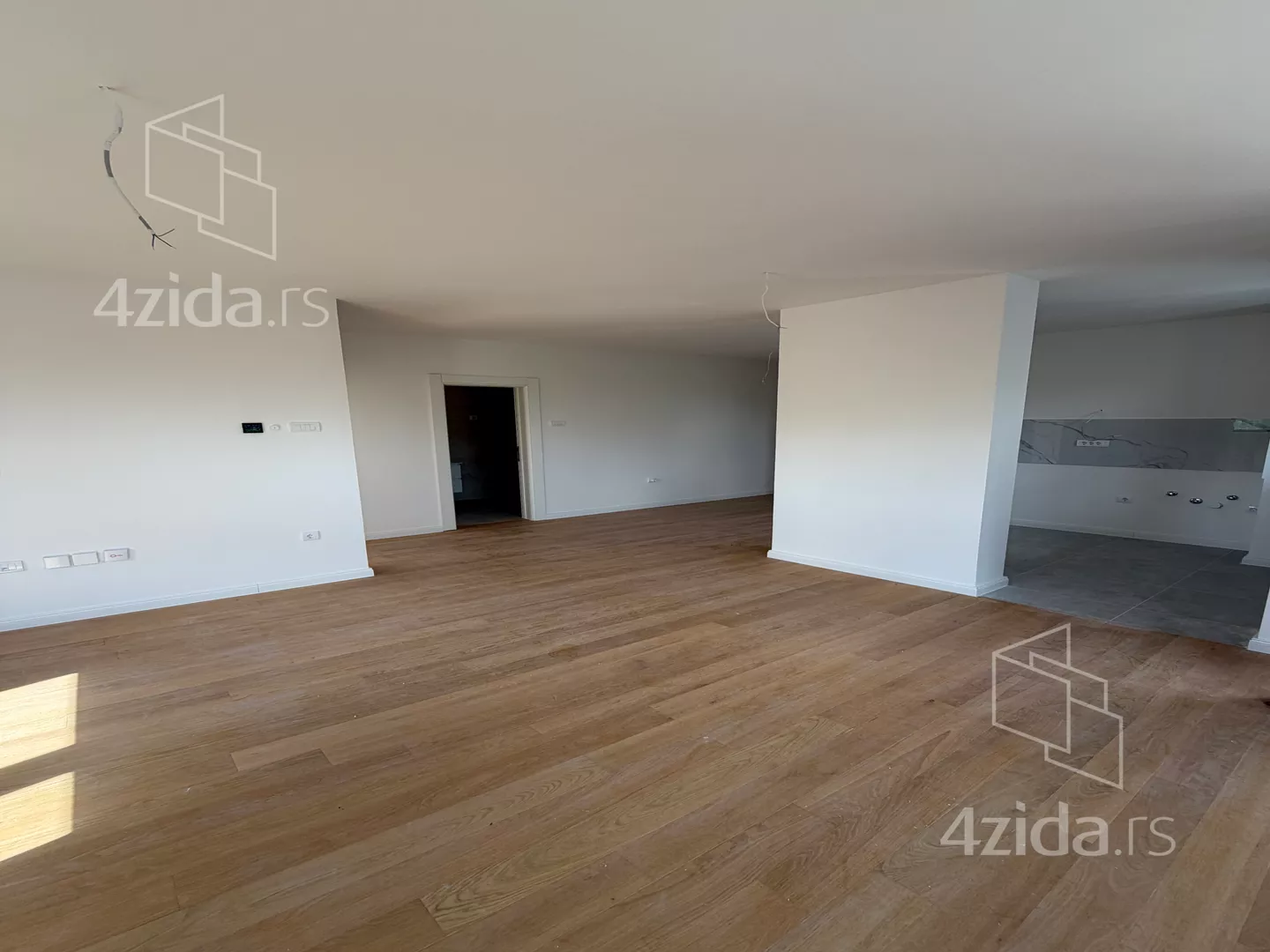 Troiposoban stan | 4zida