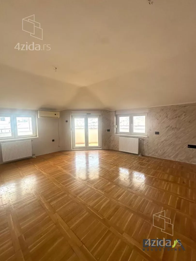 Petosoban stan | 4zida