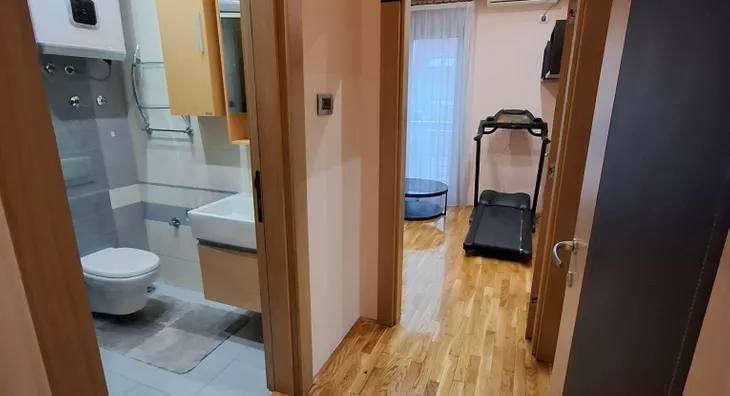 Šestosoban stan | 4zida