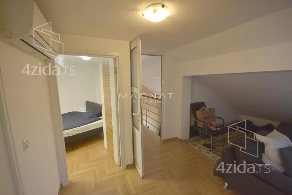 Četvoroiposoban stan | 4zida