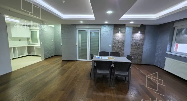 Četvoroiposoban stan | 4zida