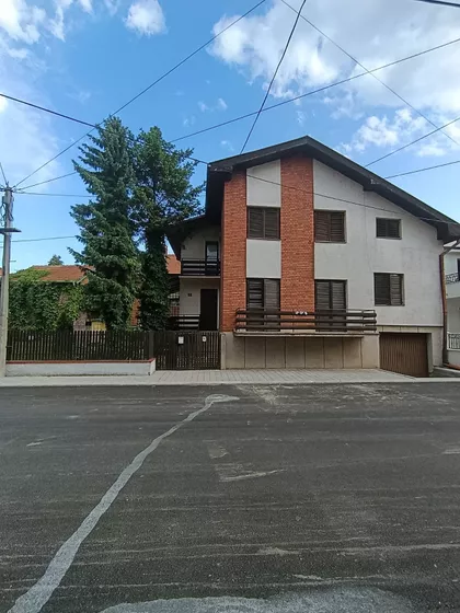 Gradske lokacije | 4zida.rs