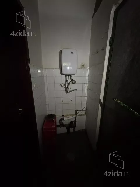 Lokal | 4zida