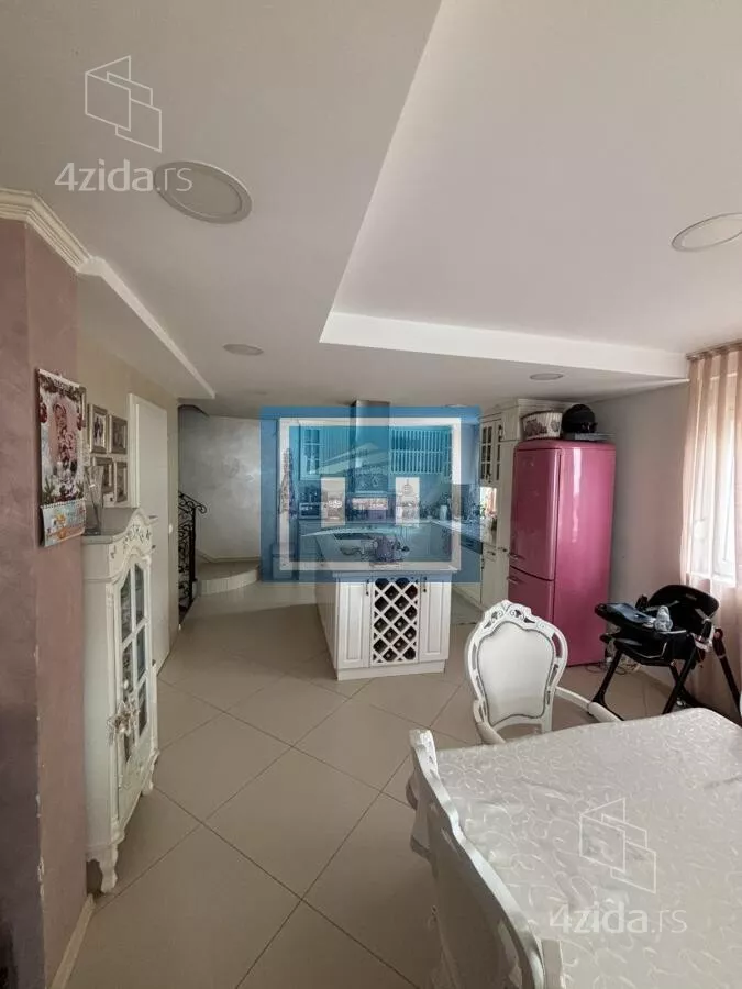 Petosoban stan | 4zida