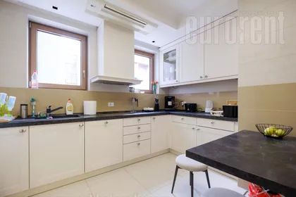 TREŠNJINOG CVETA | 4zida.rs