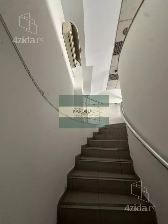 Lokal | 4zida