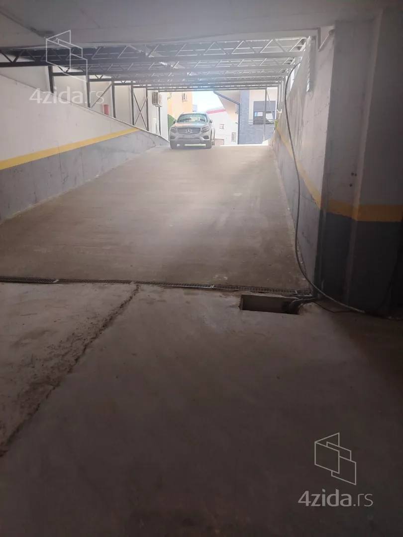 Garaža | 4zida