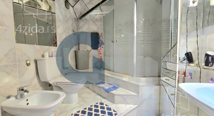 Petosoban stan | 4zida