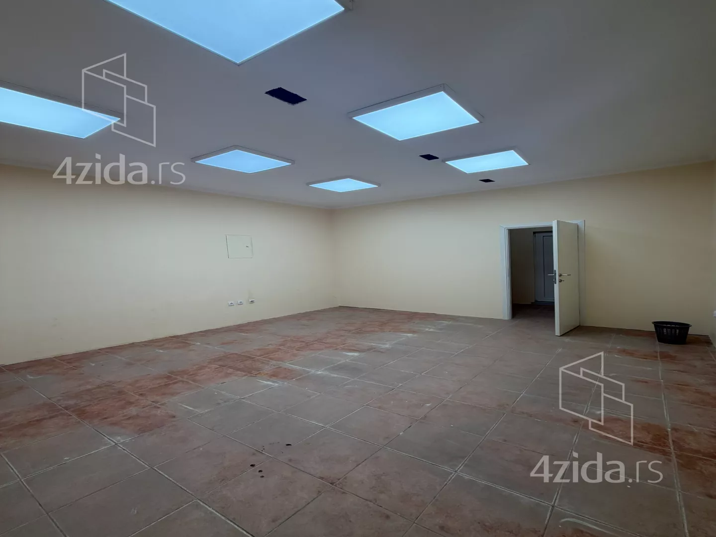 Poslovni prostor | 4zida