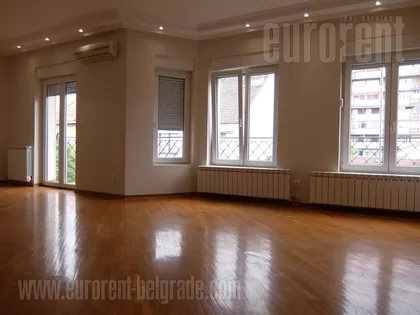 BOTANIČKA BAŠTA | 4zida.rs