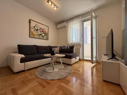 Crveni Pevac | 4zida.rs