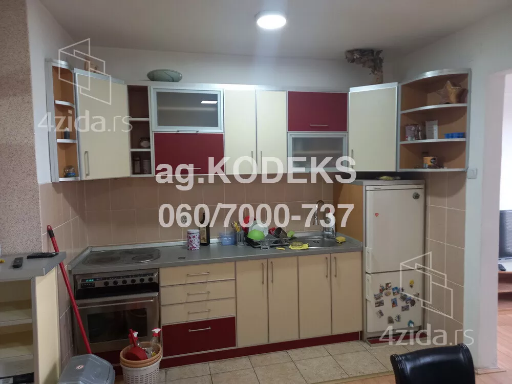 Petosoban stan | 4zida