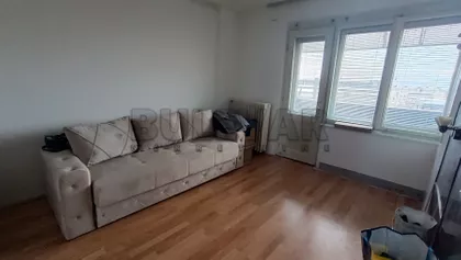 Trg revolucije | 4zida.rs