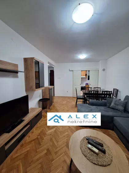 Jovana Subotića | 4zida.rs