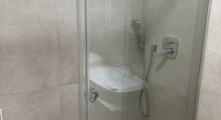 Šestosoban stan | 4zida