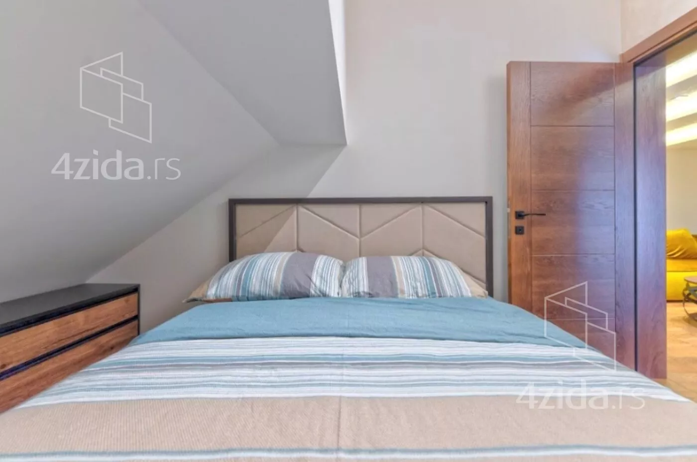 Šestosoban stan | 4zida