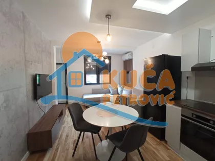 Nikole Uzunovića | 4zida.rs