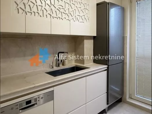 Četvoroiposoban stan | 4zida