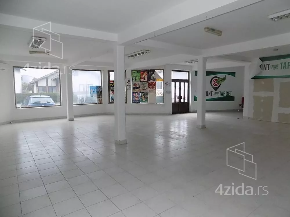 Poslovna zgrada | 4zida
