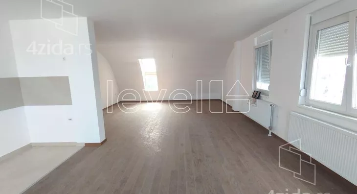 Šestosoban stan | 4zida