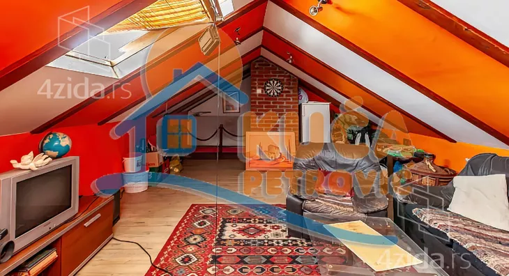 Troiposoban stan | 4zida